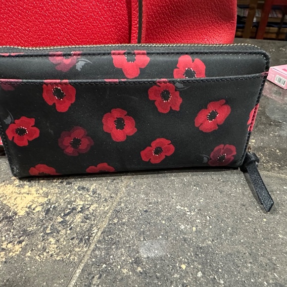 Kate Spade Wallet - Picture 2 of 3